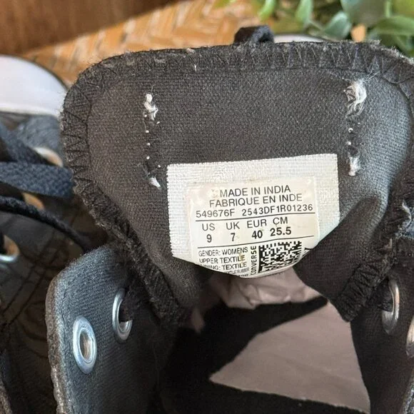 Converse Chuck Taylor All Star Low Top Black Onyx Silver Rose Print – Women’s 9 - Picture 11 of 12